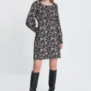 dae5cf5c-73b4-4dc3-a324-ba75a03d3ae1_size600x900_cropCenter